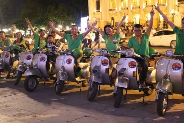 Tour Xe Vespa Khám Phá Trọn Gói: Dạo Quanh Thành Phố Hà Nội